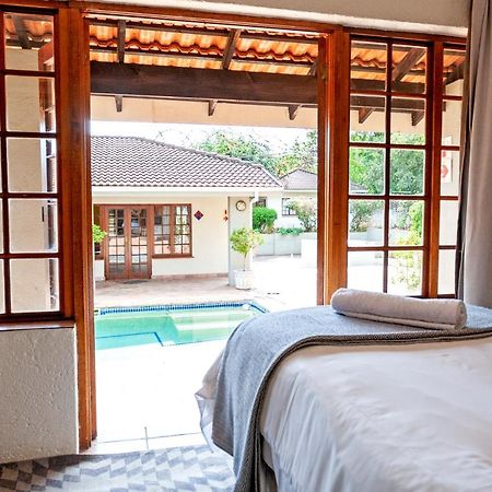 Chez Vincent Hotel Mbombela Bagian luar foto