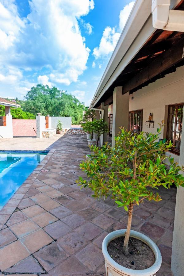 Chez Vincent Hotel Mbombela Bagian luar foto