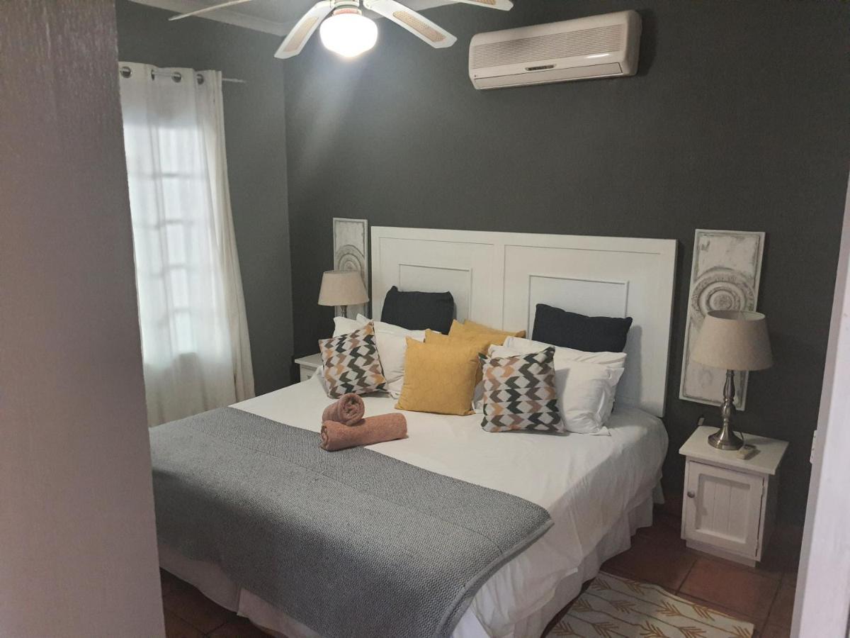 Chez Vincent Hotel Mbombela Bagian luar foto