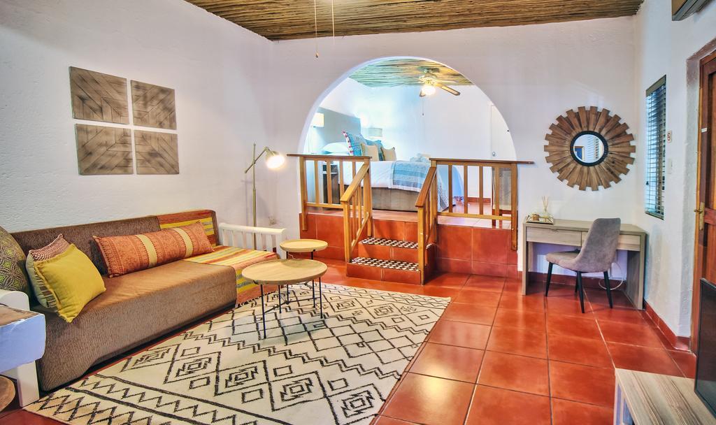 Chez Vincent Hotel Mbombela Bagian luar foto